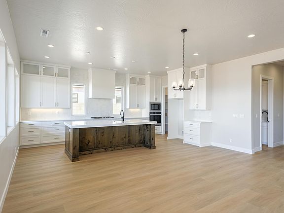 3rd image of 31 N Highland Pkwy #104