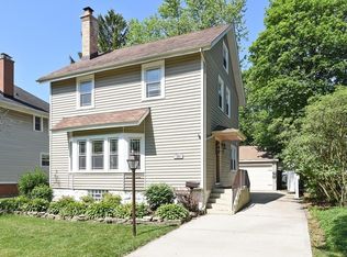 324 N Myrtle Ave, Elmhurst, IL 60126