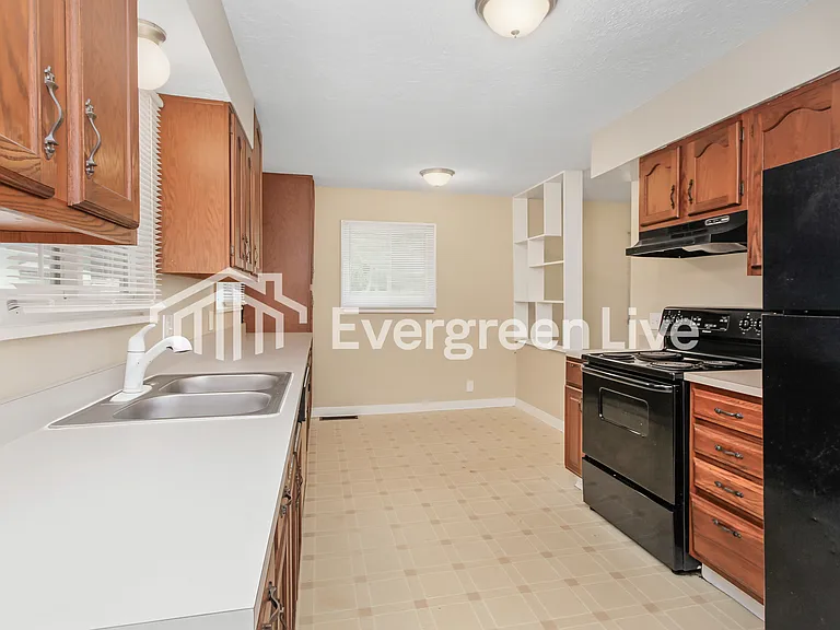 6632 W 13th St — Photo 5