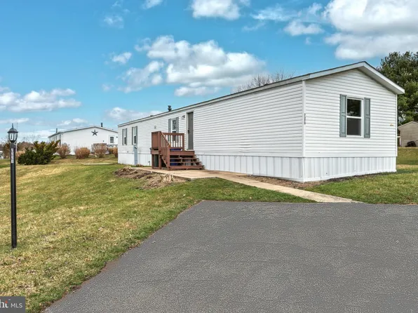 7370 Amy Ave, Dover, PA 17315