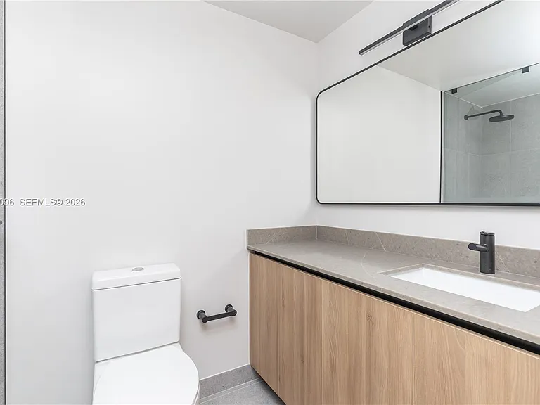 121 NE 5th St #510 — Photo 18