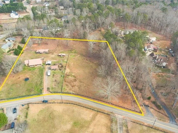 7580 Bates Dr, Alpharetta, GA 30004