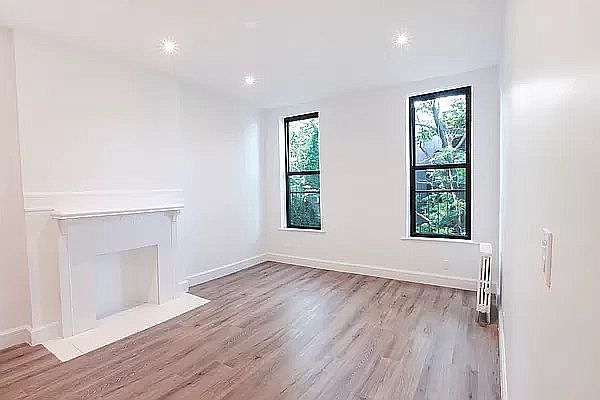 1st image of 165 Howard Ave APT 3R