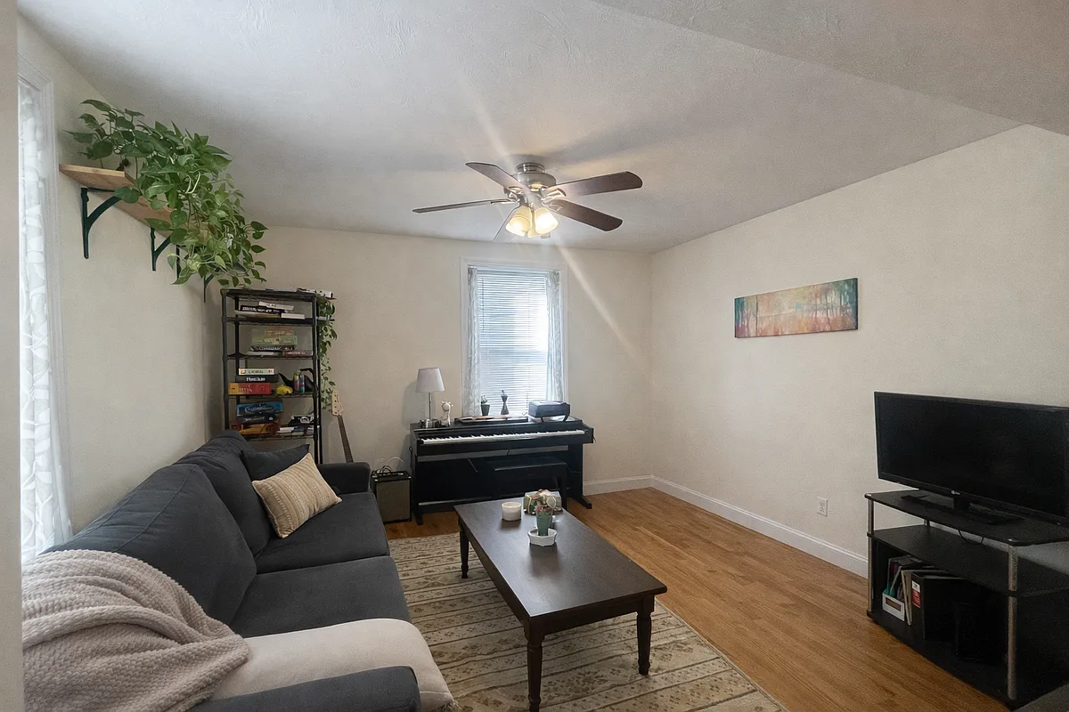 Building Photo - 1056 Cambridge St #2R