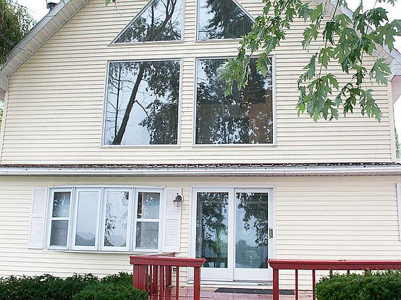 3rd image of 5372 Lake Shore Dr
