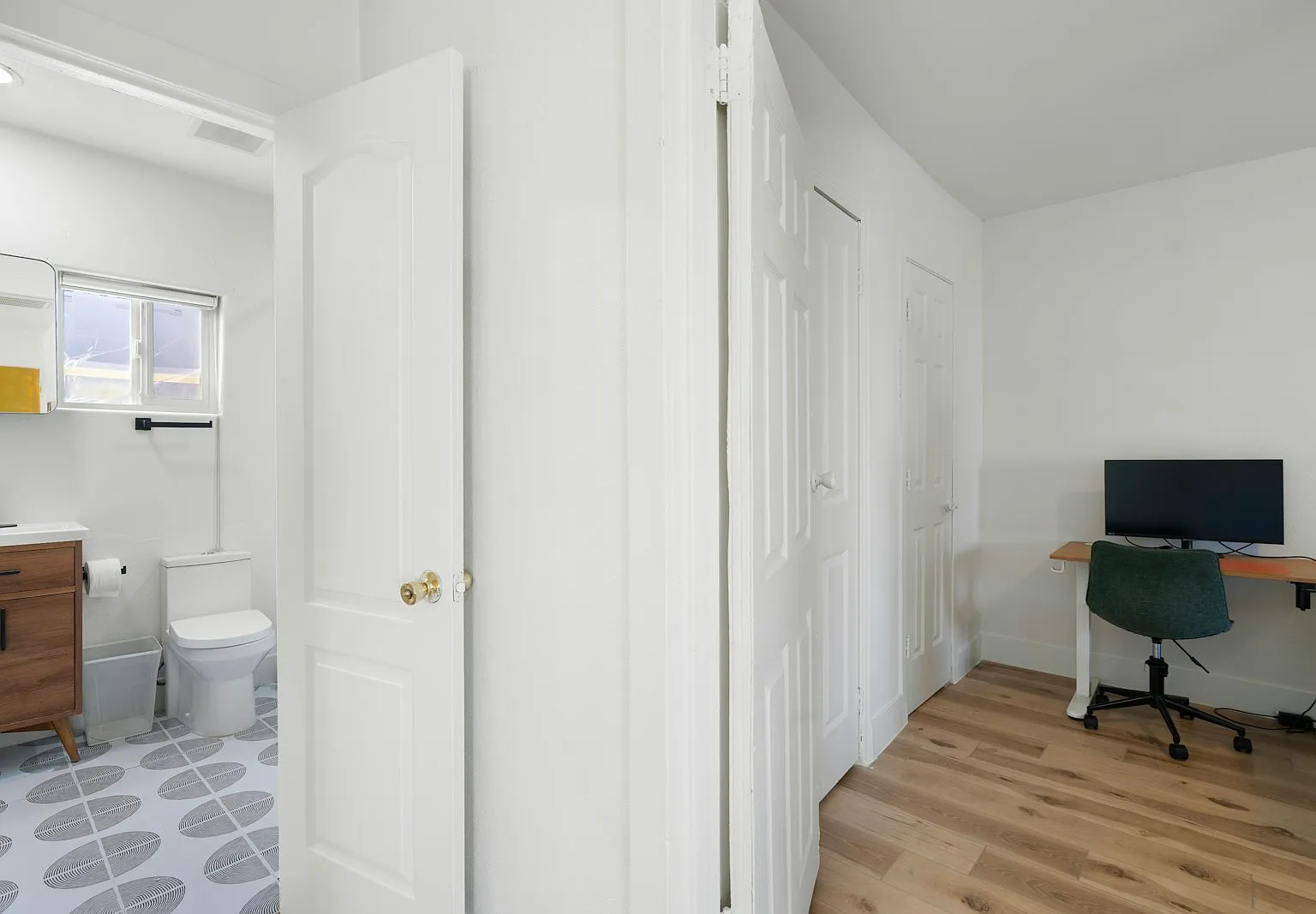 2145 E Sheridan St, Unit B — Photo 3