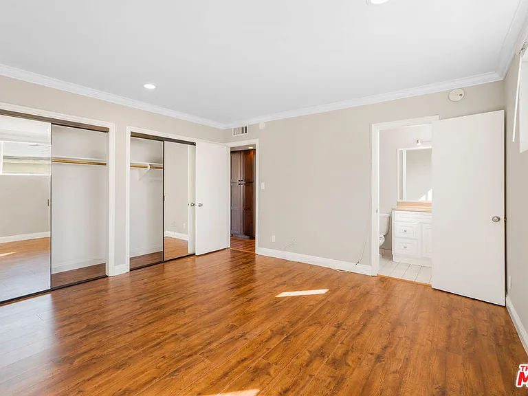 248 S Doheny Dr #6 — Photo 15