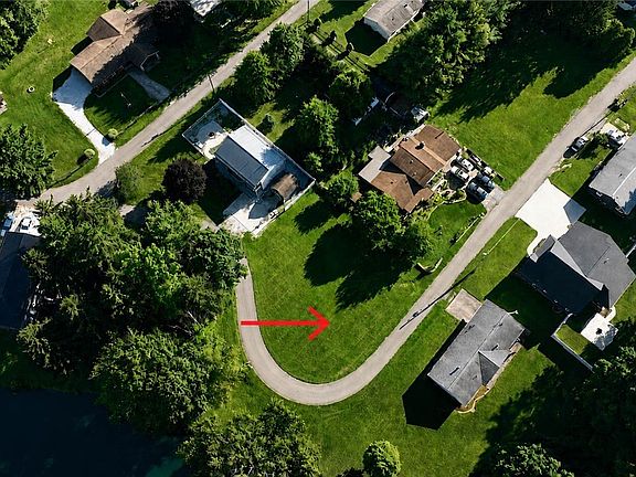 2nd image of 6054 W Lakeside Dr SW