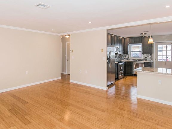 4th image of 529C Portsmouth Drive #1003