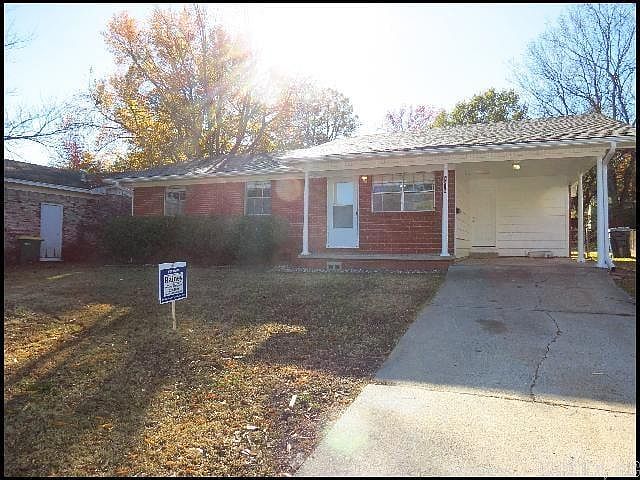 1st image of 9215 Cloverhill Rd