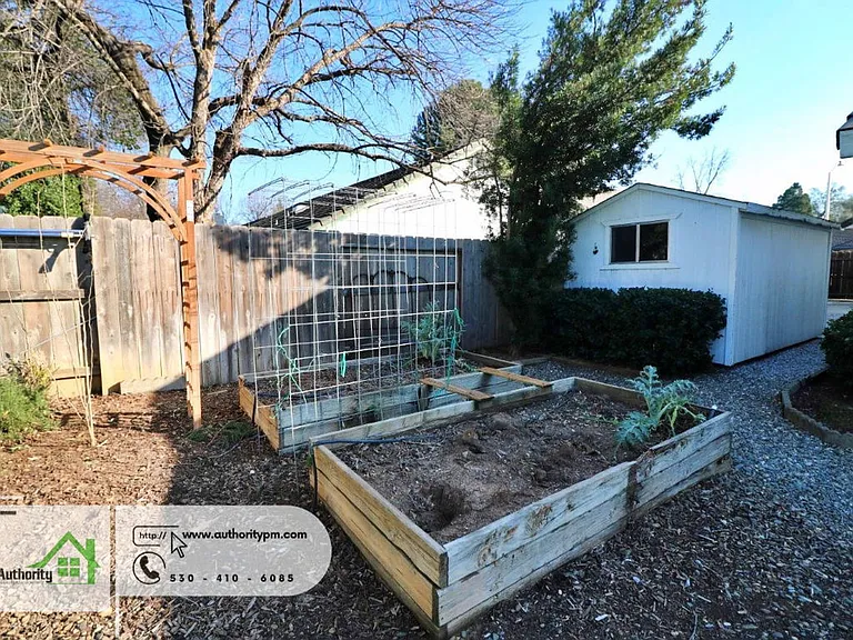 2378 Castlewood Dr — Photo 35