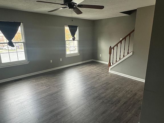 5th image of 11216 Cristins Cir