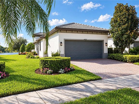 3rd image of 4423 Beauty Leaf Cir
