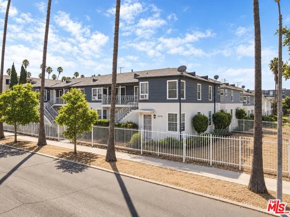 2562 W 11th St, Los Angeles, CA 90006