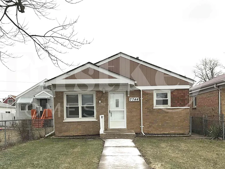 7744 Lotus Ave — Photo 1
