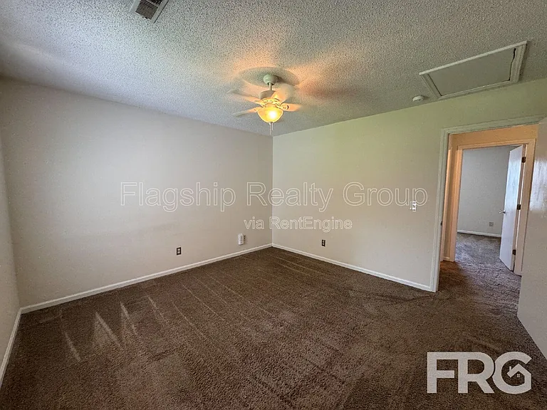 2108 E 3rd St #B — Photo 12
