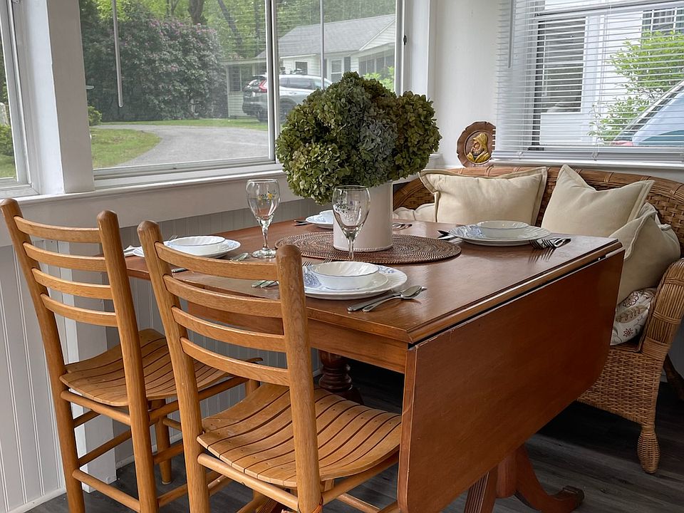 DINING TABLE - 
CAN BE MOVED AROUND