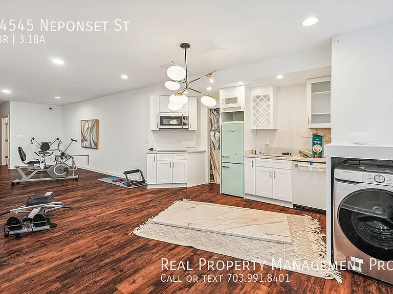 44545 Neponset St — Photo 34