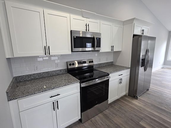 2nd image of 616 Gordon St