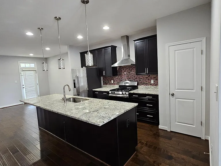 Kitchen & Pantry