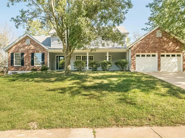 16255 Forest Meadows Dr, Chesterfield, MO 63005