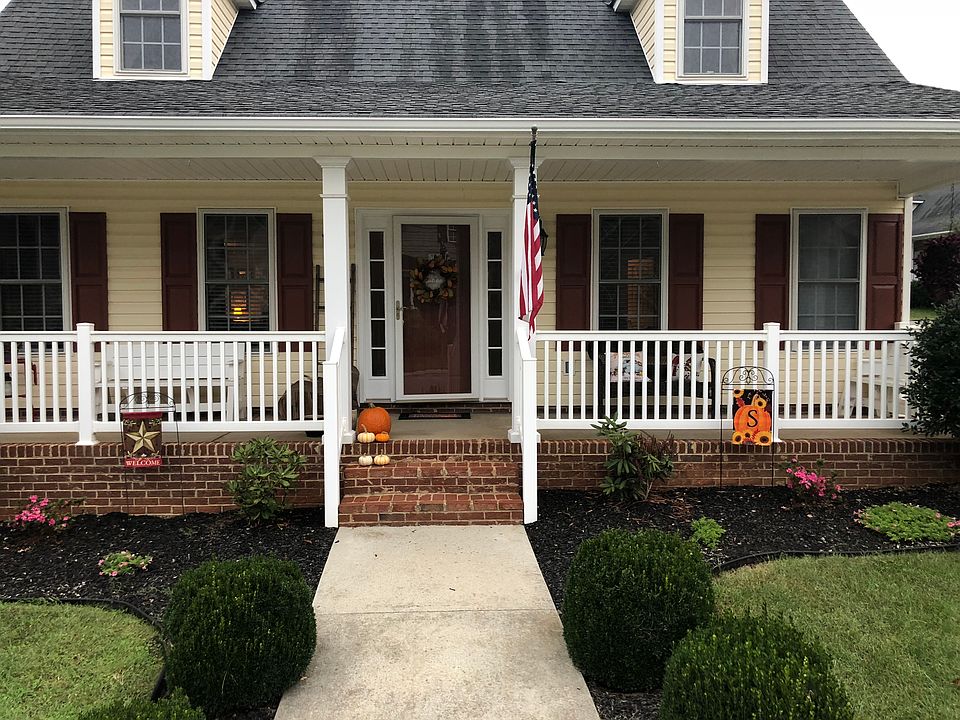 1st image of 214 Wyndhurst Dr