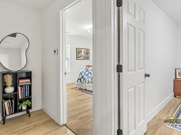 5th image of 37648 N Lake Vista Ter
