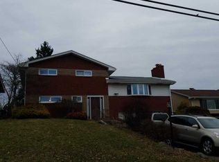 945 Holly Lynne Dr, Pittsburgh, PA 15236