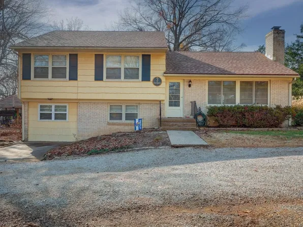 3 Eastridge Dr, Arkansas City, KS 67005