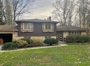 12550 Tinkers Creek Rd, Valley View, OH 44125