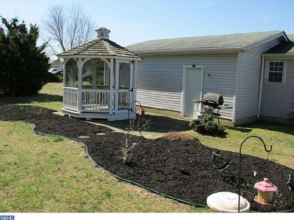 5th image of 118 E Holly Dr