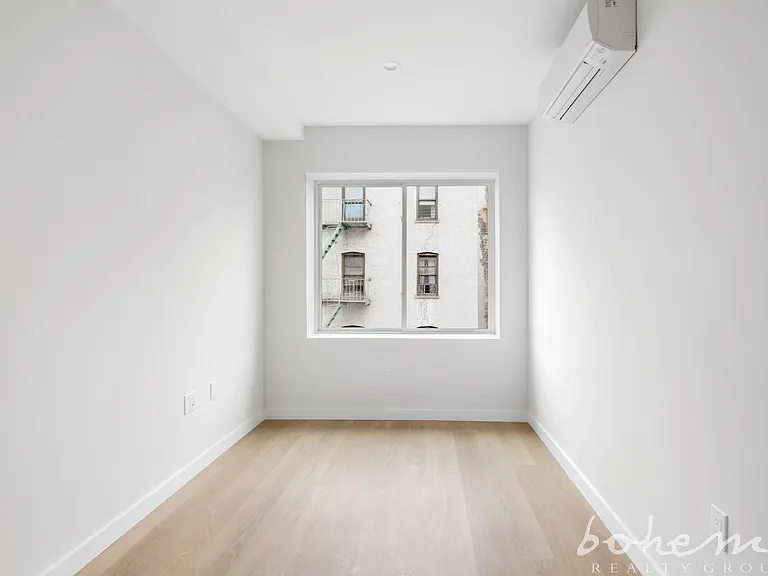 990 Woodycrest Ave #2D — Photo 3