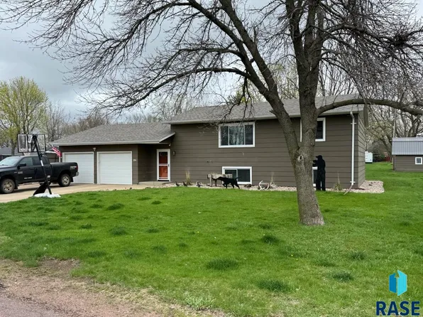 304 S Randall Ave, Marion, SD 57043