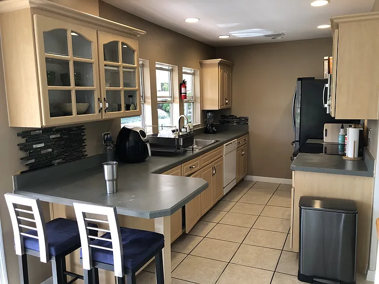 1310 Daytona Ave #6 — Photo 5