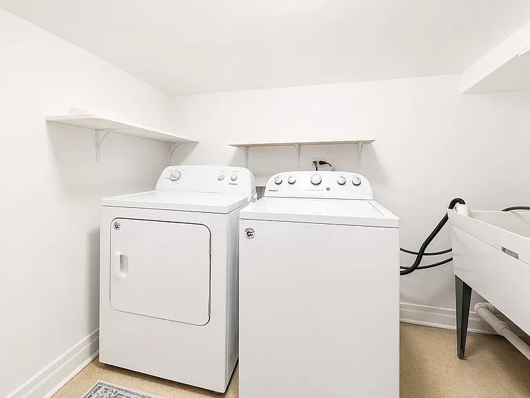 235 1/2 Greenwood St #CH — Photo 12