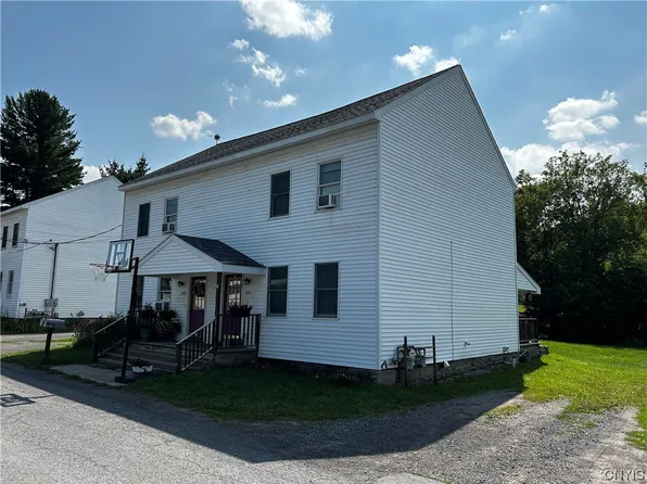 2933-2935 Griffiths Pl, Sauquoit, NY 13456