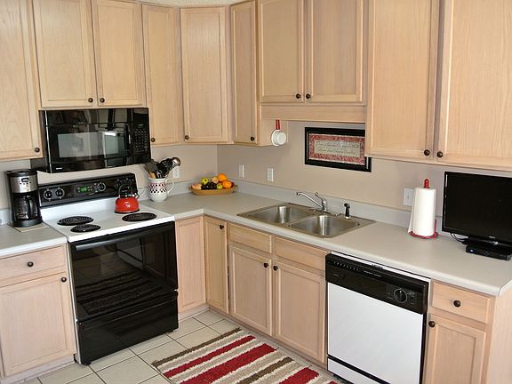 5th image of 160 Cobblefield Dr