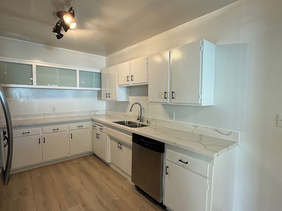 1st image of 11825 Laurelwood Dr APT 1