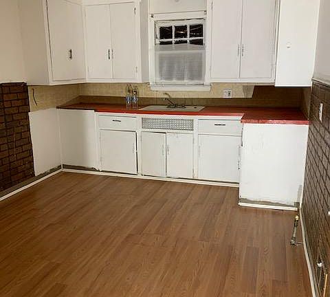 4th image of 23 Hazelwood Ave #1