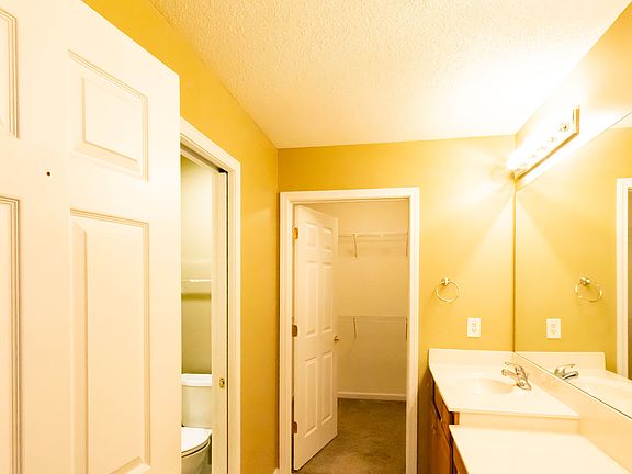 5th image of 6107 Menlow Ct