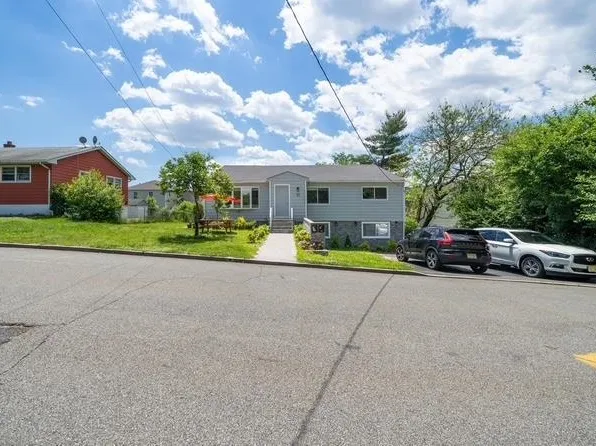 25 Helen Street image 2 of 16