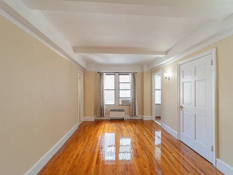 121 E 31st St #9C — Photo 4