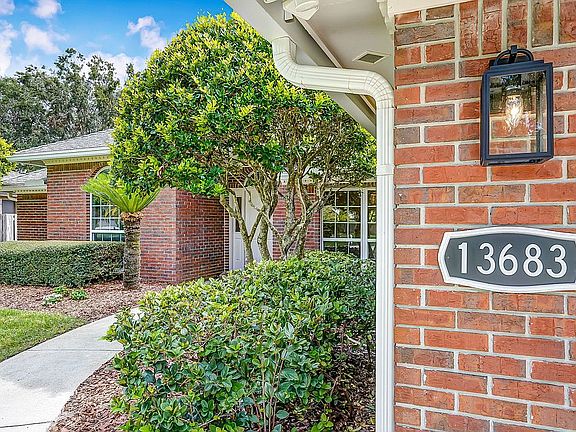 5th image of 13683 Glenhaven Ct