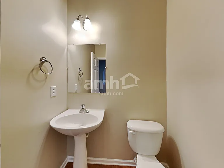 231 Mott Rd — Photo 11