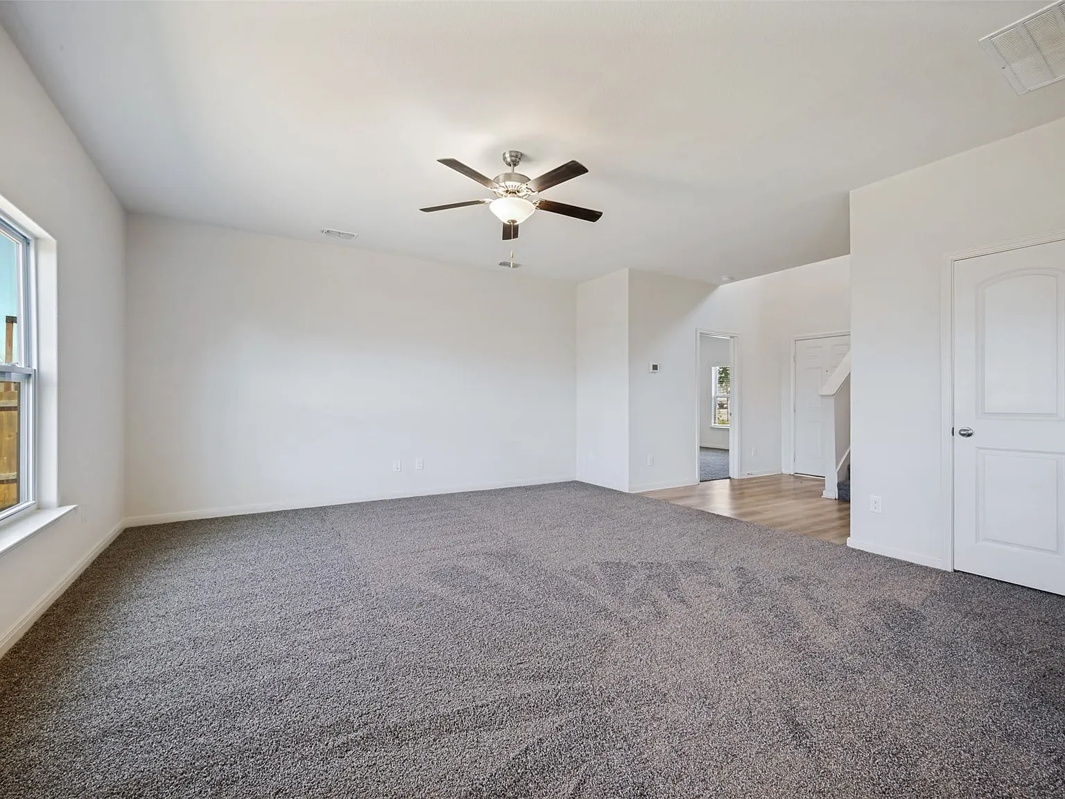 4 bed, 2.5 bath, 2056 sqft, $2,500 — Photo 4