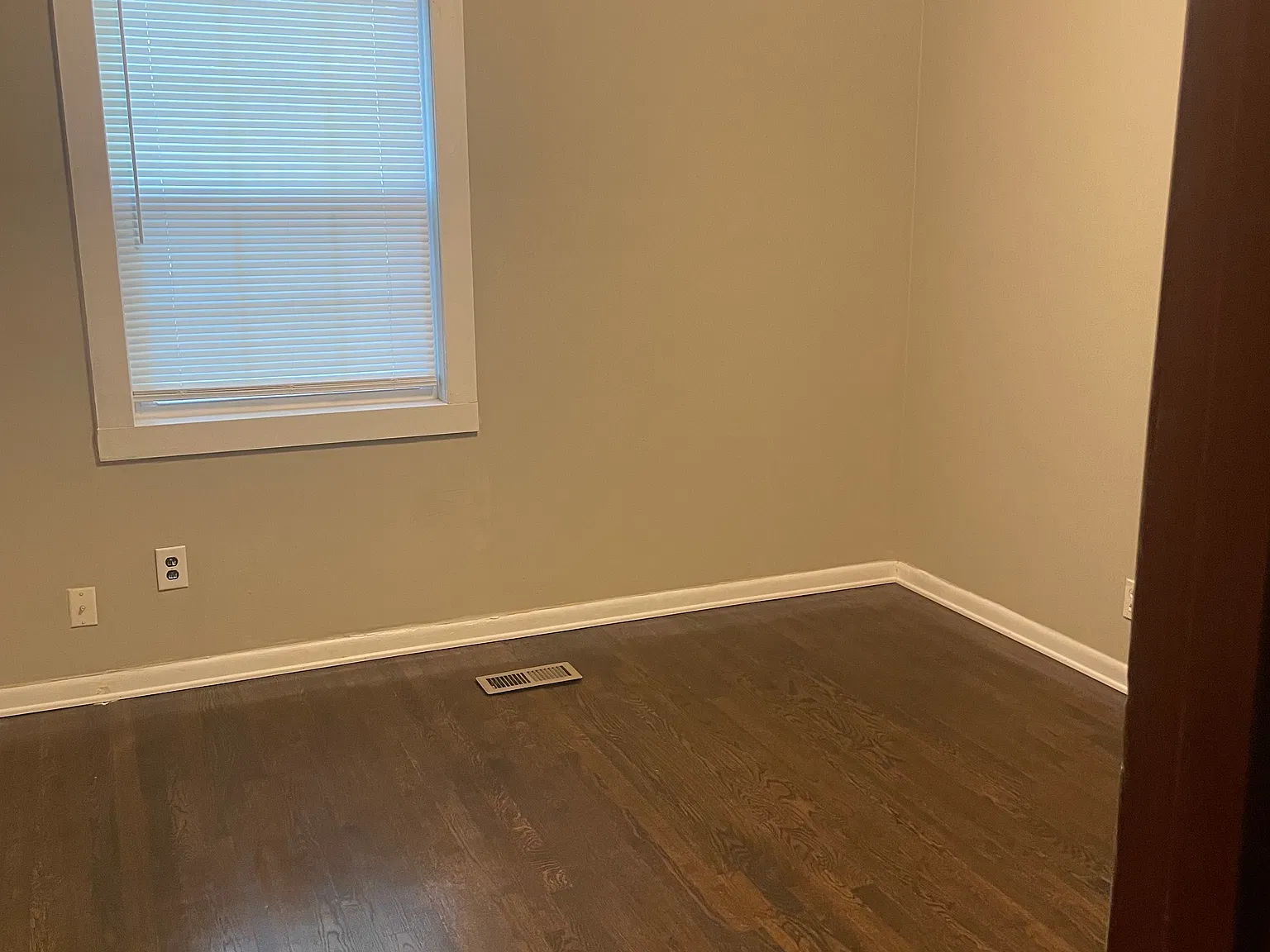 3 bed, 1040 sqft, $1,800 — Photo 2