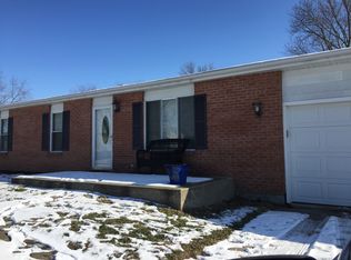 33880 Mustang Dr, Brighton, IL 62012