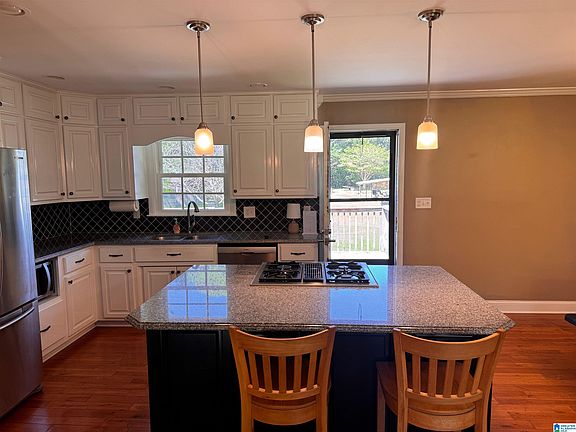 5th image of 3931 Valley Bend Dr