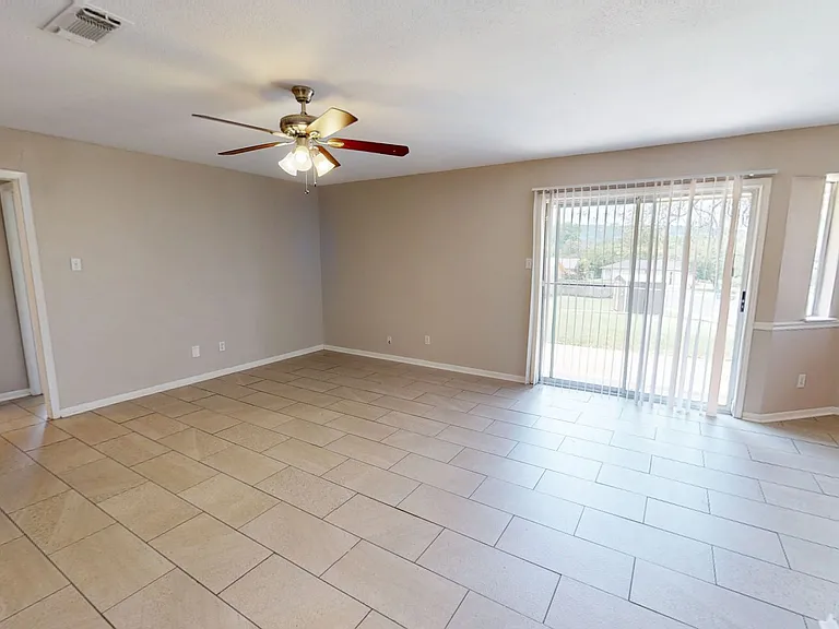 1017 Jackie Jo Ln — Photo 4