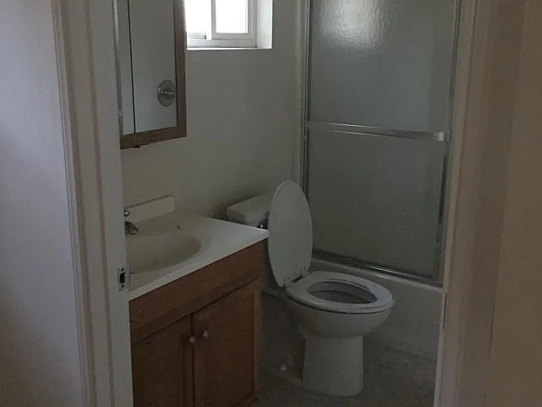 2nd bathroom
